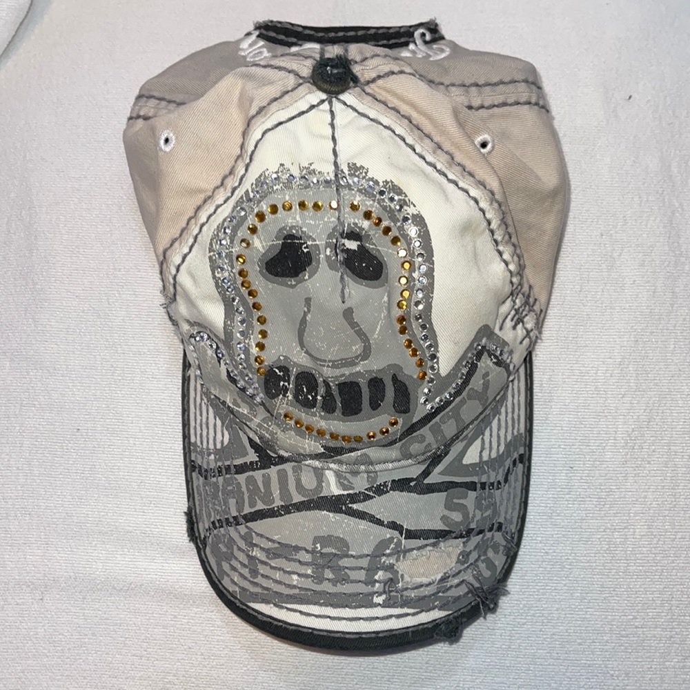 TRUE RELIGION ADJUSTABLE CAP O/S (Gently Worn)